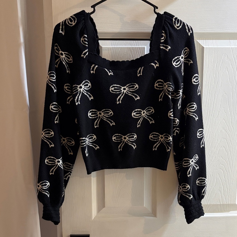 Black Bow Women's Crop Sweater
